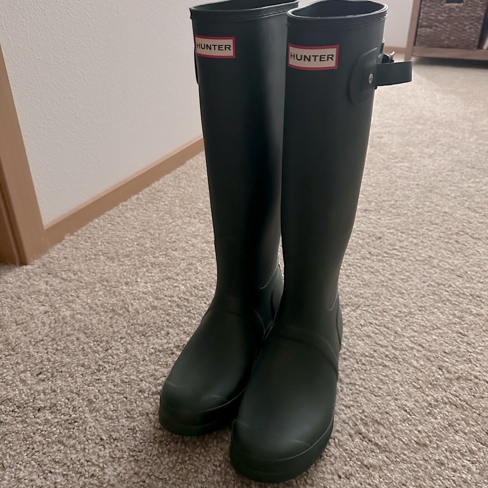 Hunter Green Hunter rain boots!